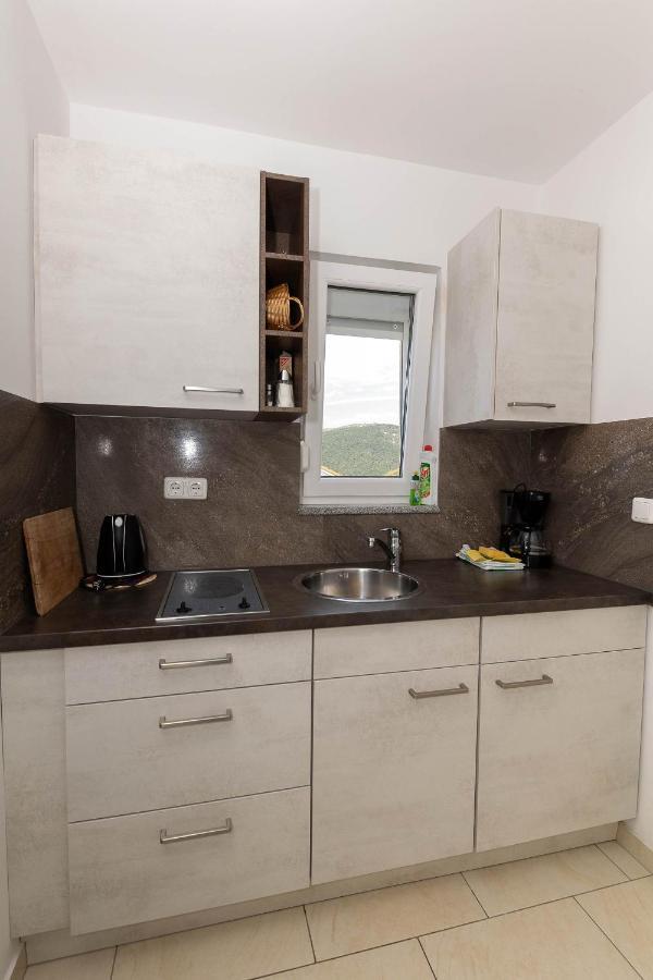 Dea Apartment *